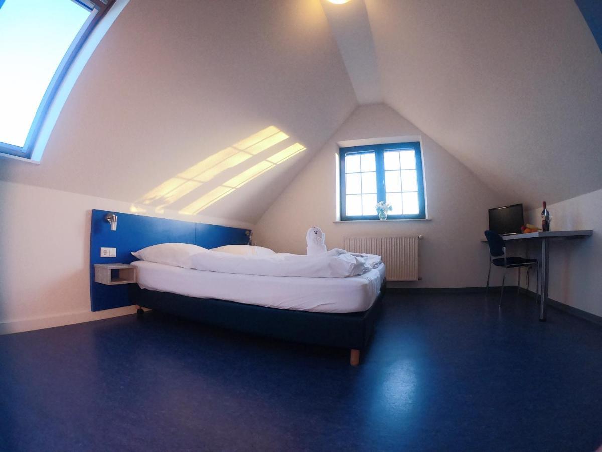 Smart Hostel By Landgasthof Velber 24H7D Seelze Exterior foto